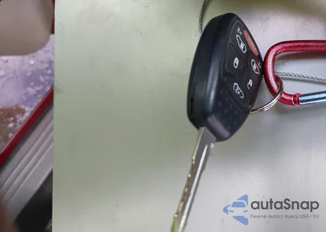 2005 Dodge Grand Caravan Sxt from USA, damaged, VIN 2D4GP44L95R382289